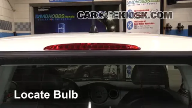 2005 Mini Cooper 1.6L 4 Cyl. Coupe Luces Luz de freno central (reemplazar foco)